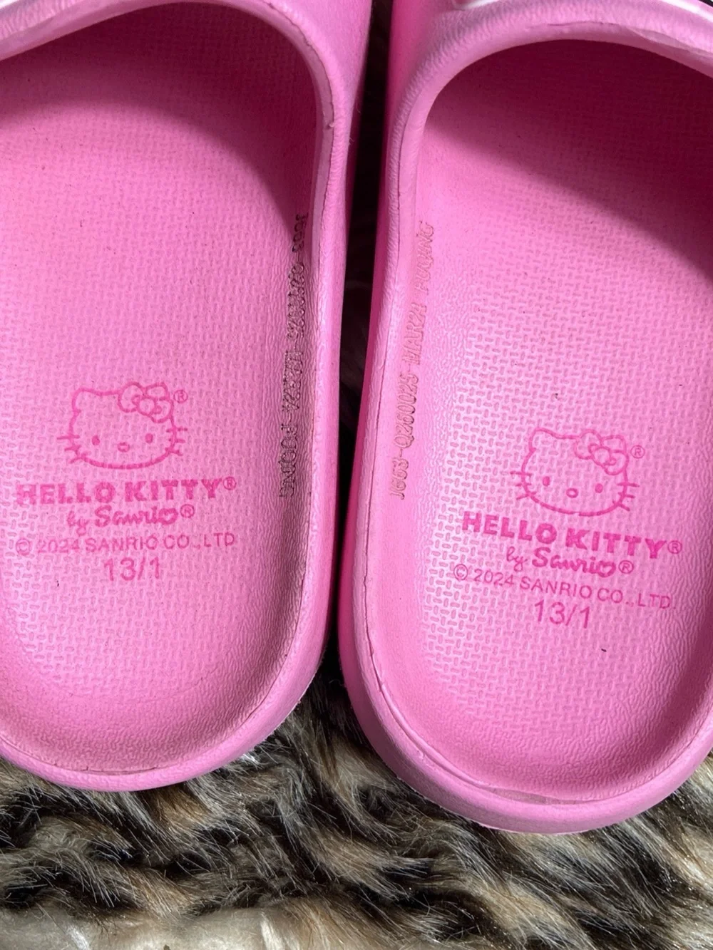 Hello Kitty Pink Slide Sandals Kids 13/1 Cute Sanrio Pool Slides